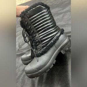 womans sherpa lined hunter boots size 8